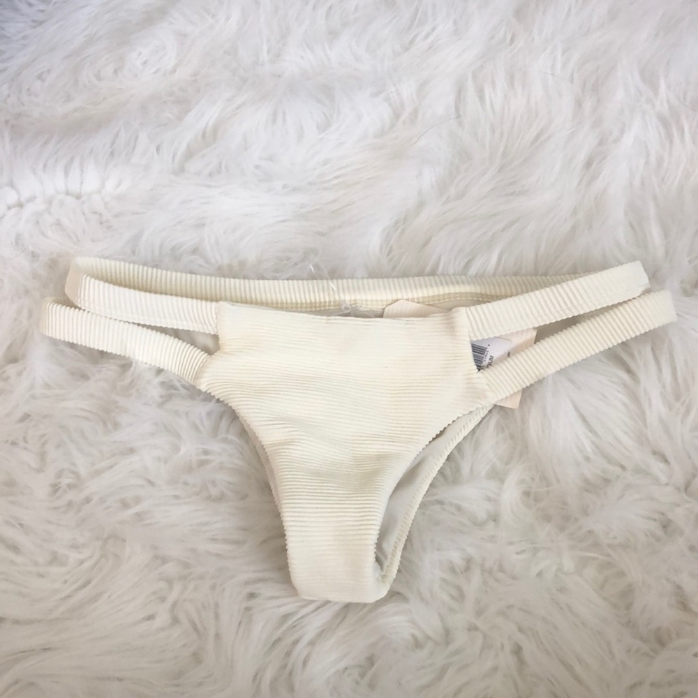 NWT Billabong Isla Tanlines swim bottom M